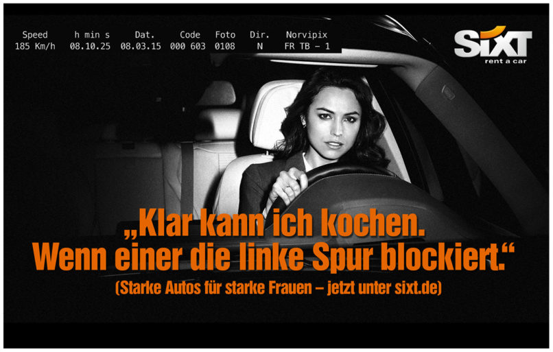 Schwarz weiss Portraits von Frauen die bei einer Geschwindigkeitsüberschreitung geblitzt wurden