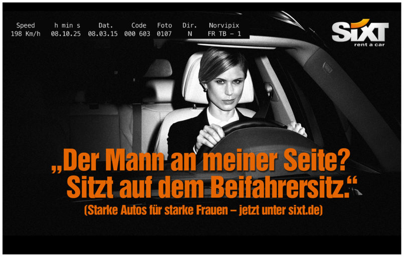 Schwarz weiss Portraits von Frauen die bei einer Geschwindigkeitsüberschreitung geblitzt wurden