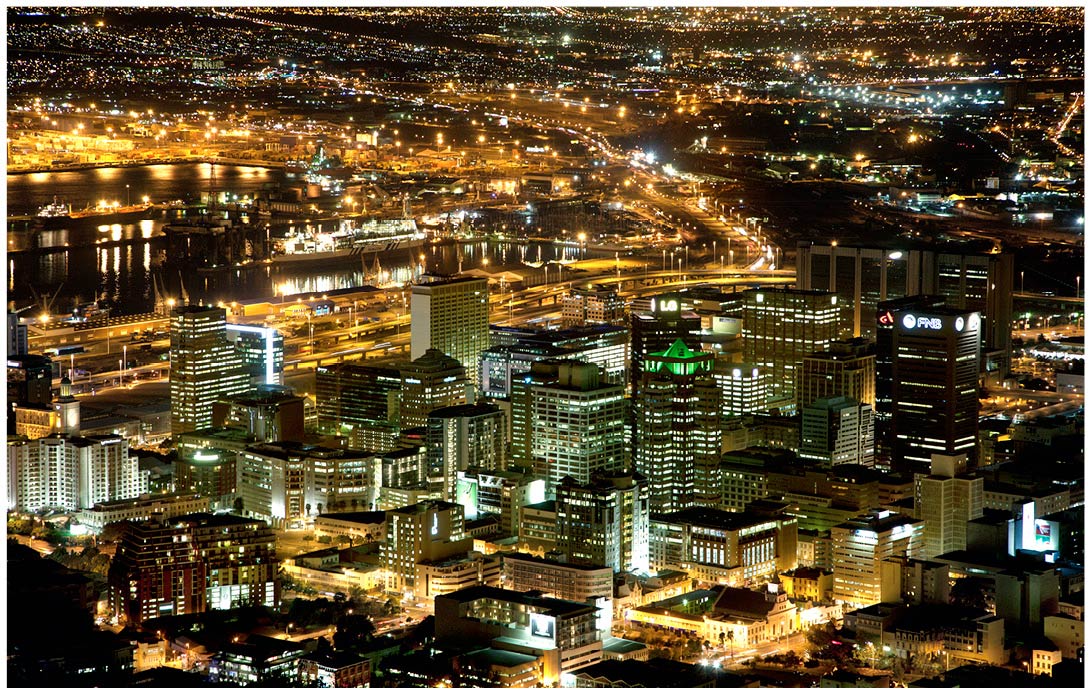 Nachtaufnahme von Kapstadt fotografiert vom Signal Hill