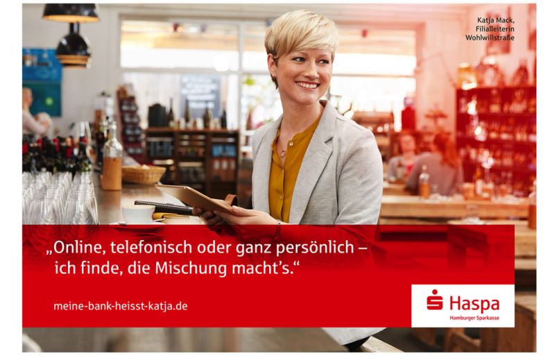 Fotos von Mitarbeitern der HASPA an Orten mit denen sie verbunden sind. Portrait von Katja Mack