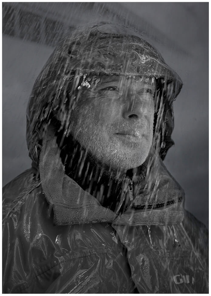 Marc Bielefeld schwarz weiss Portrait im Regen