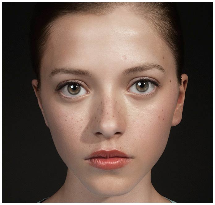 Close-up Portrait einer jungen Frau mit auffällig grossen Augen